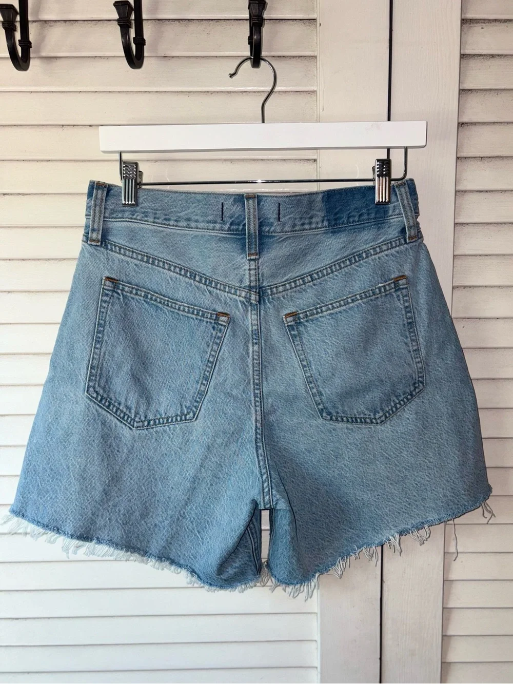 Abercrombie & Fitch The Loose Short High Rise Distressed Denim Shorts Size 27 - Picture 5 of 6
